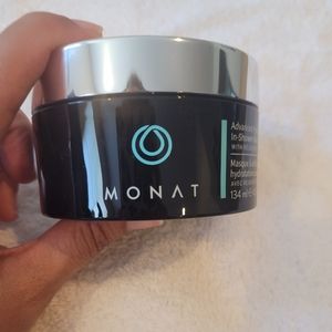 Monat Hydrating In-shower Masque
